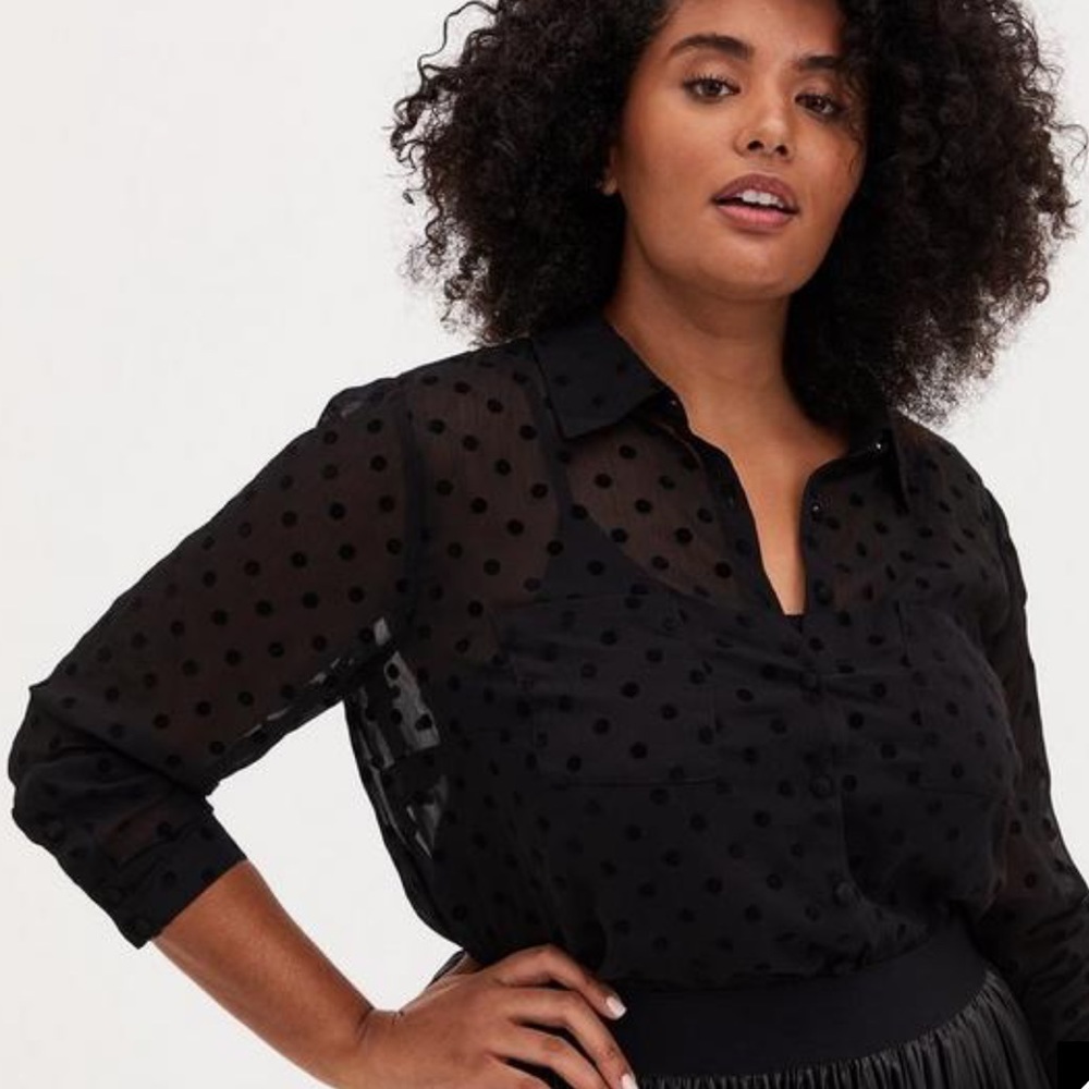 Torrid Madison Sheer Flocked‎ Dots Blouse Size 1X Top Button Down Pockets Black